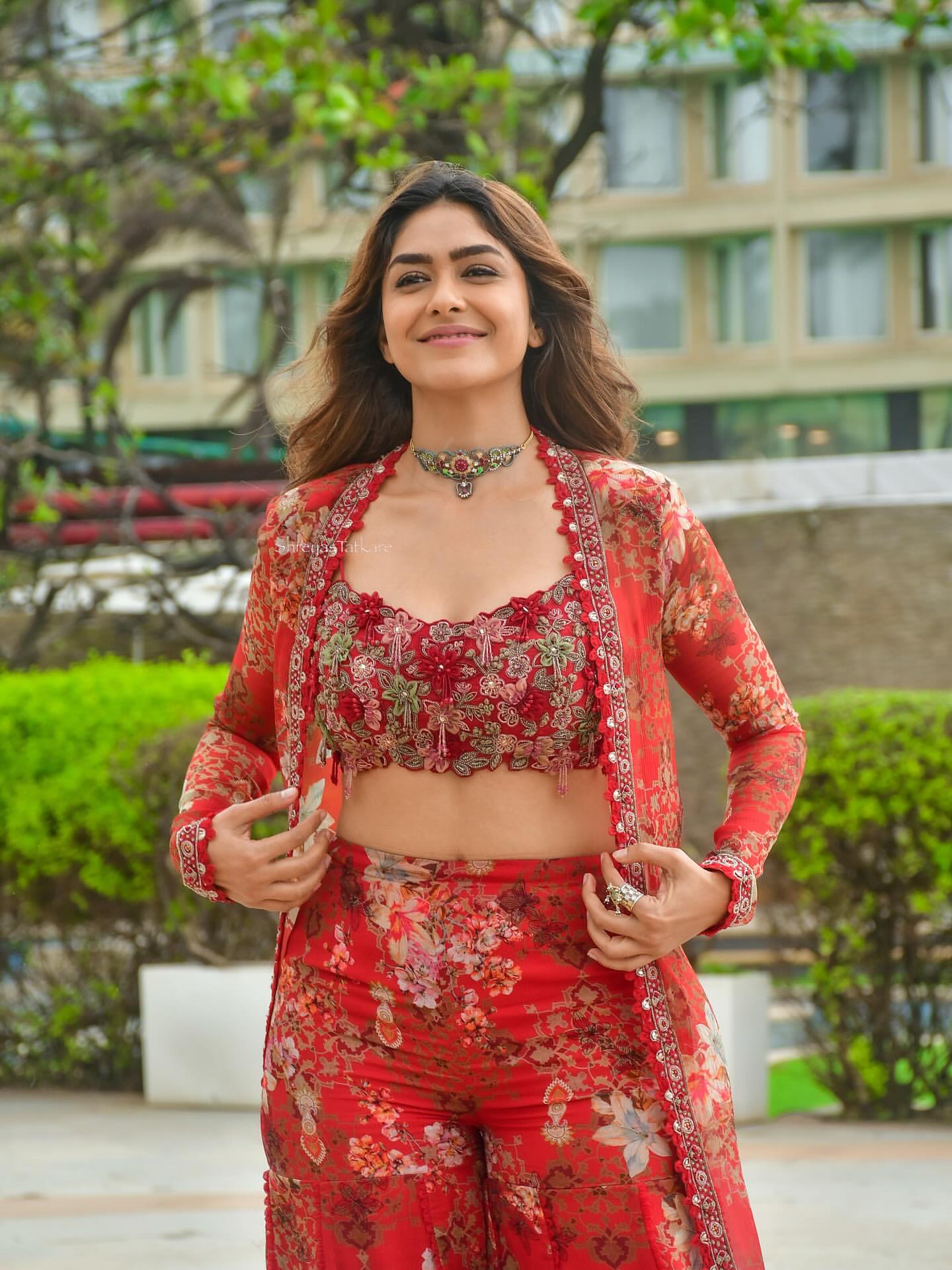 Celibrity inspired  Red Blossom Georgette Co-ord with Jacket